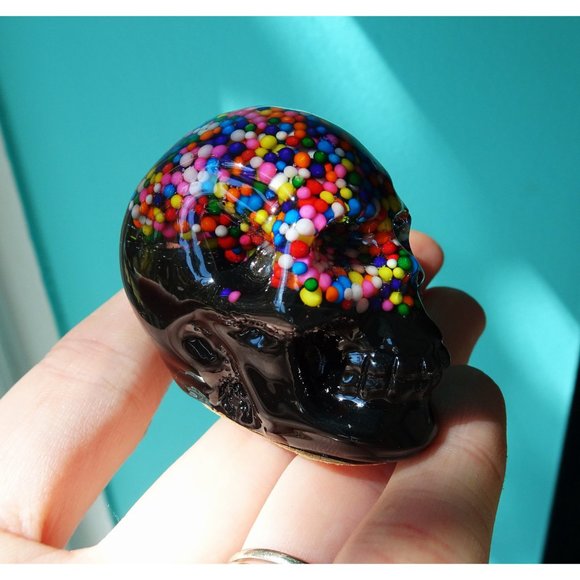 Small Rainbow Sprinkles Resin Skull oddity curiosity witchy pastel goth gothic - Picture 3 of 15
